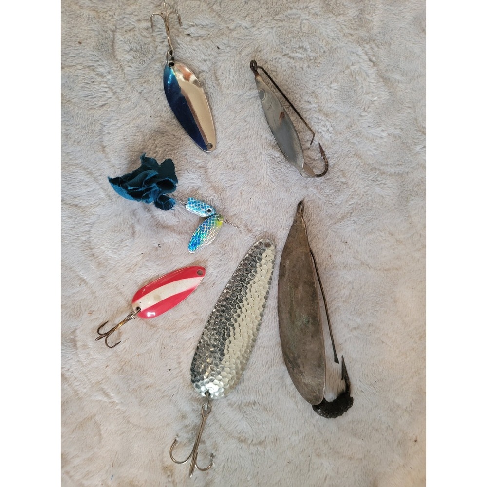 Huge Vintage Fishing Tackle Lot Lures Bobbers Hooks Line Jigs Soft Baits As... - Picture 3 of 11